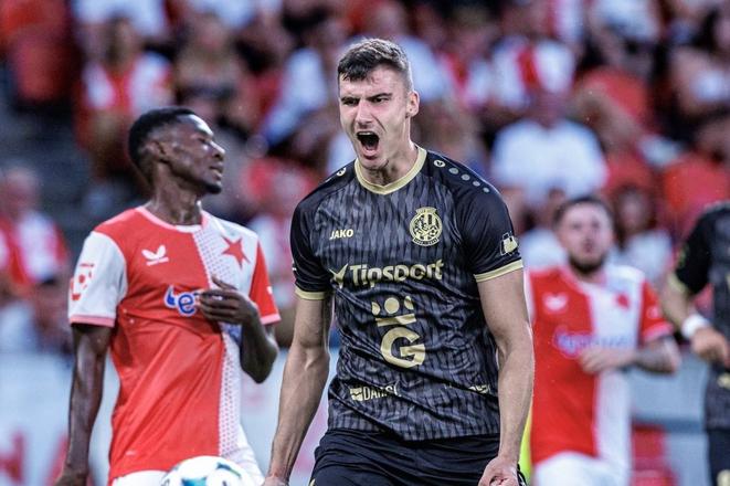Jakub Uhrinčať debutoval v českej lige na pôde Slavie Praha.