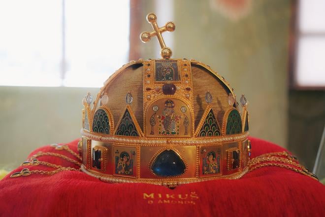 The faithful replica of the Hungarian Royal Crown, also known as the Crown of Saint Stephen, was handcrafted by master jewellers from the family-run jewellery house Mikuš Diamonds.