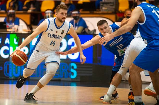 David Abrhám (vľavo) nastupuje v drese slovenskej reprezentácie už takmer dekádu. A nechýba ani teraz, pred blížiacou sa augustovou predkvalifikáciou MS 2027.