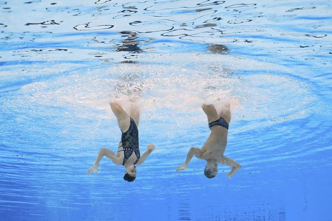 Španielska dvojica Dennis Gonzalez Boneu a Iris Tiová Casasová zvíťazila v súťaži miešaných dvojíc v synchronizovanom plávaní na svetovom šampionáte.