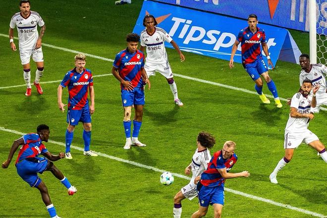 V prvom zápase Plzeň prehrala so Ženevou 0:1.