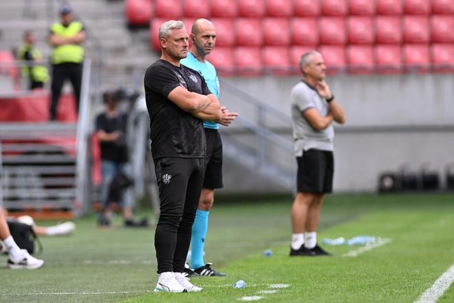 Na snímke tréner Trnavy Michal Ščasný počas odvetného zápasu 2. predkola Konferenčnej ligy FC Spartak Trnava - FC Hibernians Paola.