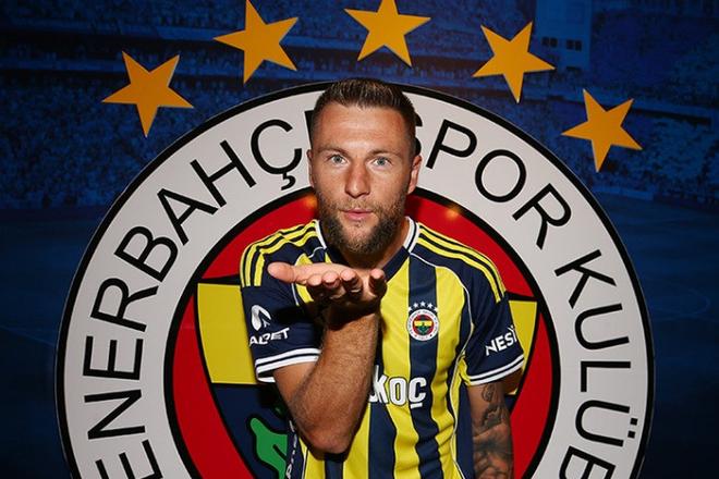 Milan Škriniar je späť vo Fenerbahce, zmluvu podpísal do roku 2029.