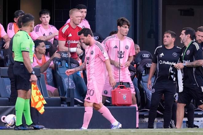 Lionel Messi (10).