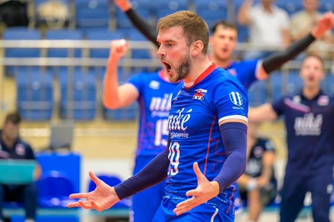 Tomáš Halanda (Slovensko) počas prípravného volejbalového zápasu mužov medzi reprezentáciami Slovenska a Čile v Žiline.