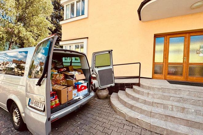 Допомогу для України з Мартіна везли в мікроавтобусі, повному гуманітарних речей