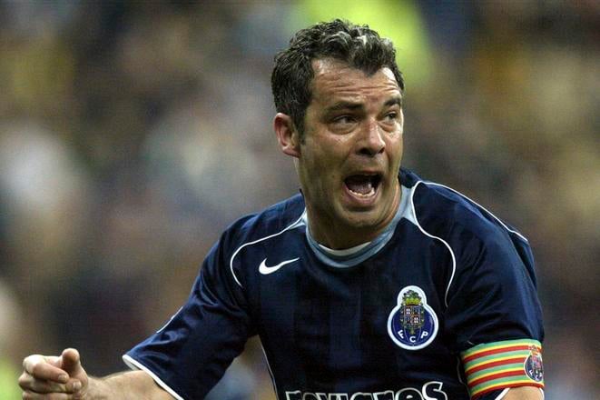 Jorge Costa v drese FC Porto v zápase proti Interu Miláno v Lige majstrov v roku 2005.