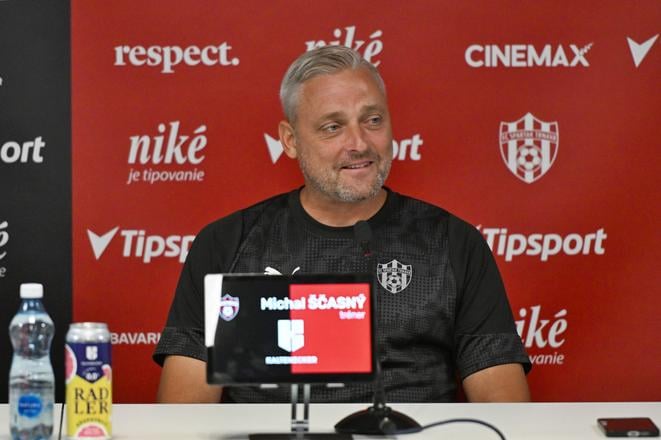 Na snímke tréner Trnavy Michal Ščasný počas tlačovej konferencie pred 3. predkolom Konferenčnej ligy medzi CS Universitatea Craiova a FC Spartak Trnava.