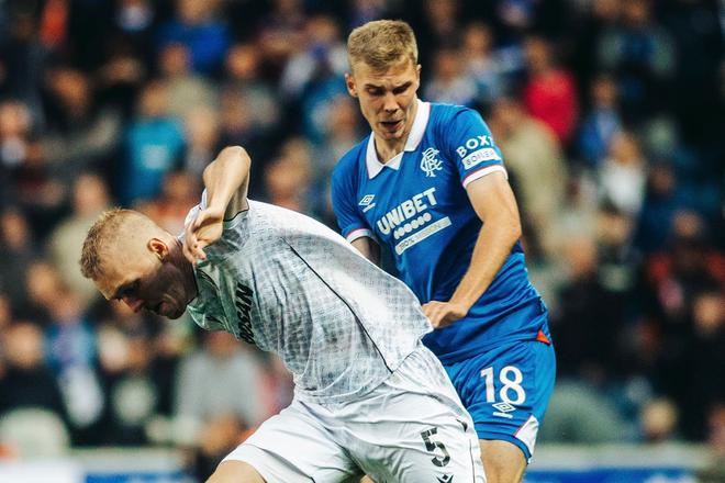 Futbalisti Viktorie Plzeň smerujú po prehre 0:3 v Škótsku do Európskej ligy.