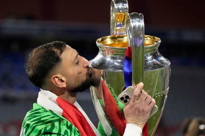 Brankár Gianluigi Donnarumma nebol nominovaný na duel o európsky Superpohár a podľa všetkého parížsky klub opustí.
