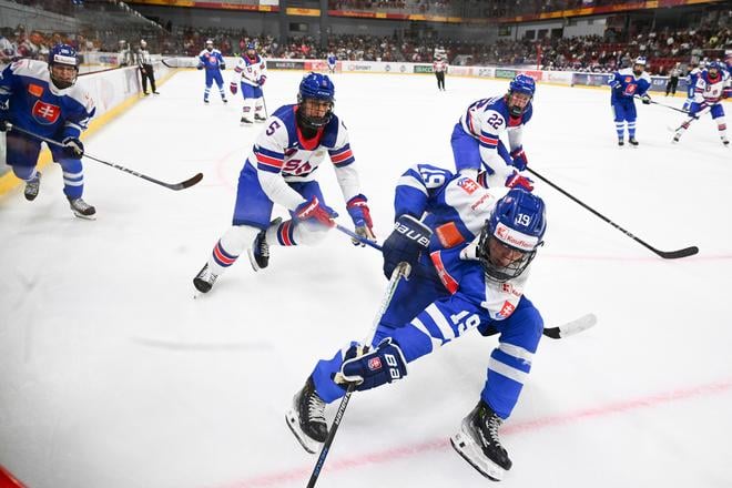 Ivan Matta (Slovensko) počas duelu s USA. Slováci s USA prehrali, no o deň neskôr zdolali Nemecko.