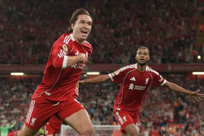 Federico Chiesa z Liverpoolu sa teší z gólu počas zápasu 1. kola anglickej Premier League FC Liverpool - AFC Bournemouth.