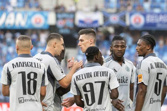 Na snímke radosť hráčov Slovana po góle v zápase 4. kola futbalovej Niké ligy medzi ŠK Slovan Bratislava - MFK Skalica.