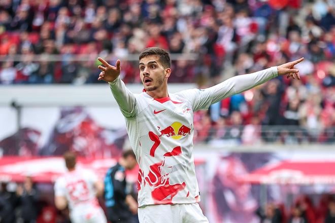 Na archívnej snímke z 29. apríla 2023 v Lipsku hráč Lipska André Silva.