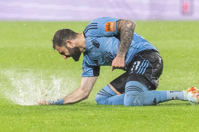 Tigran Barseghjan a jeho reakcia po nevydarenej strele v prvom zápase play-off Európskej ligy  Slovan Bratislava - Young Boys.