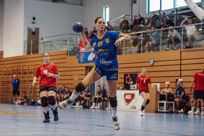 Ana Cláudia Bolzanová e Silvová si už obliekla dres HC DAC Dunajská Streda v prípravných dueloch.