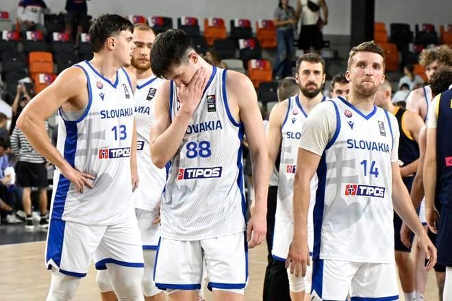 Slovenskí basketbalisti po prehratom odvetnom stretnutí s Ukrajinou v predkvalifikácii MS 2027.