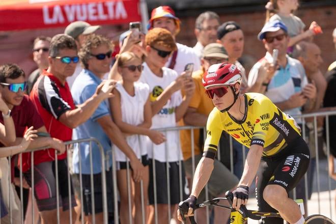 Dánsky cyklista Jonas Vingegaard z tímu Visma - Lease a Bike.
