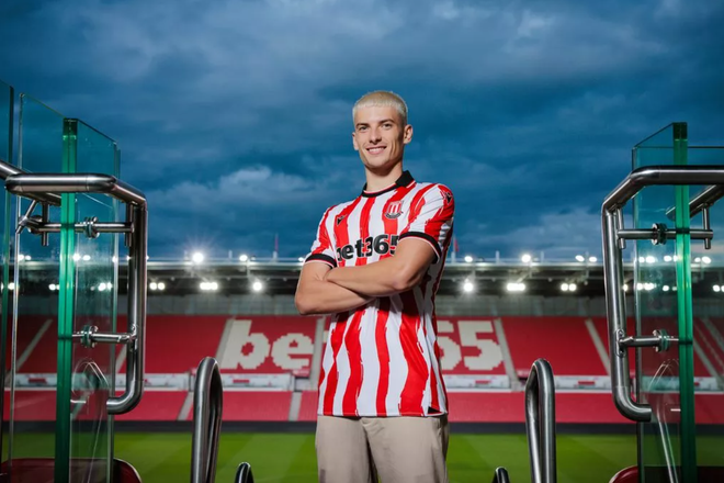 Tomáš Rigo už v drese Stoke.
