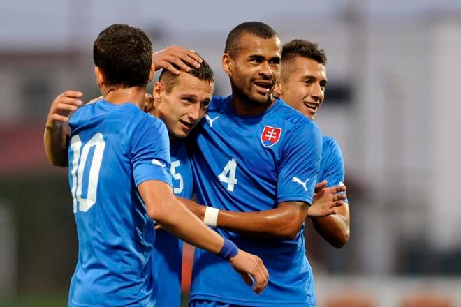 Dionatan Teixeira (s číslom štyri) odohral za slovenskú reprezentačnú dvadsaťjednotku osem zápasov.