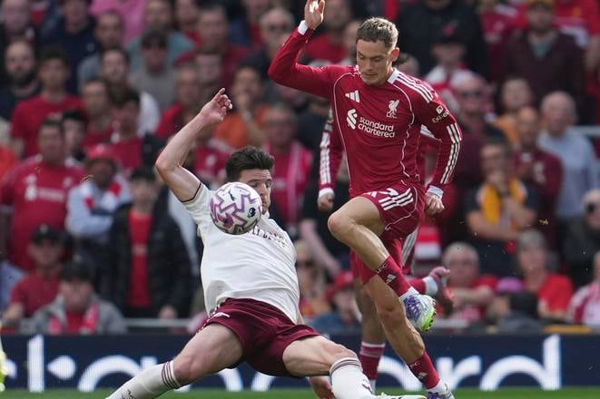 Florian Wirtz odohral za Liverpool tri zápasy. V poslednom ho mal na starosti Declan Rice.