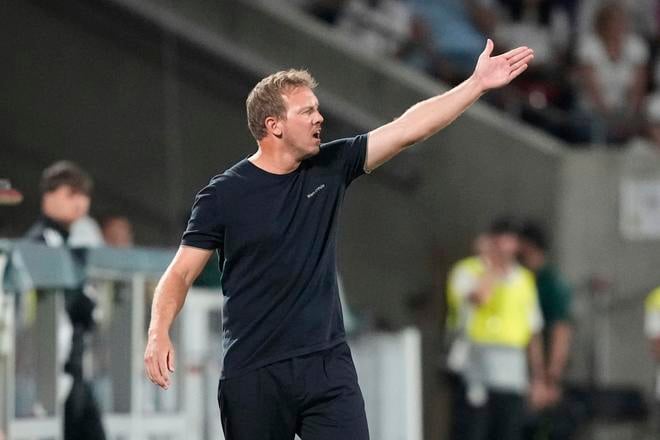 Tréner Nemecka Julian Nagelsmann gestikuluje počas zápasu A-skupiny európskej kvalifikácie MS 2026 vo futbale Nemecko - Severné Írsko v Kolíne nad Rýnom.