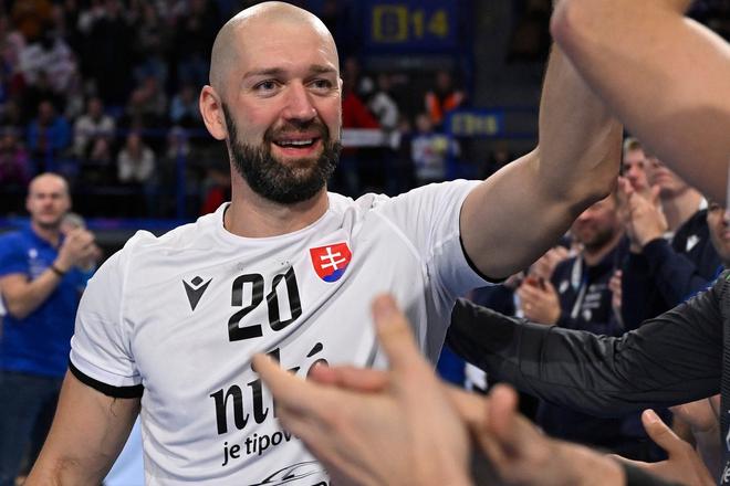 Hádzanár Tomáš Urban sa vlani rozlúčil s reprezentáciou, ale v hráčskej kariére pokračuje.
