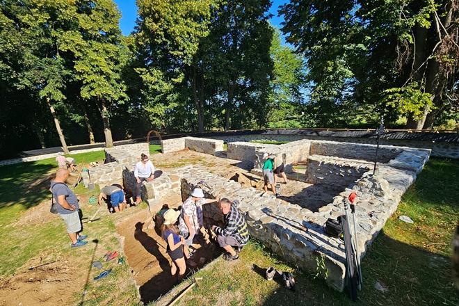 Archaeologists in central Slovakia have uncovered the remains of what is believed to be the oldest church in the Pohronie valley.