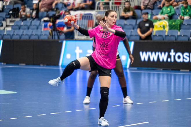 Adriána Holejová patrila v oboch medzištátnych dueloch slovenských hádzanárok so Španielkami k najlepším strelkyniam nášho tímu.