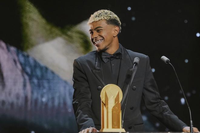 Lamine Yamal získal Kopa Trophy - trofej pre najlepšieho hráča do 21 rokov.