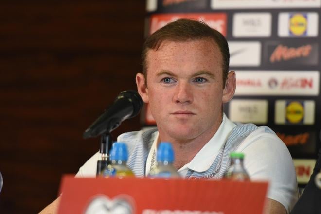 Wayne Rooney počas tlačovej konferencie v roku 2018.