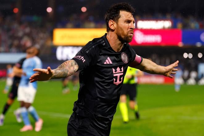 Na snímke futbalista Interu Miami Lionel Messi sa teší z gólu počas zápasu americkej Major League Soccer (MLS) FC New York - Inter Miami.