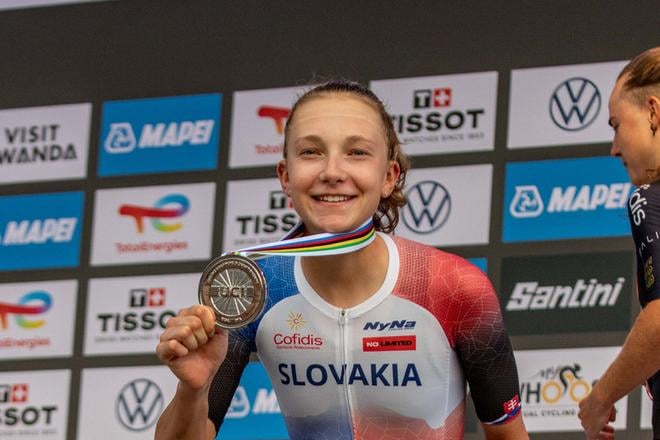 Viktória Chladoňová so striebrom v cestných pretekoch.