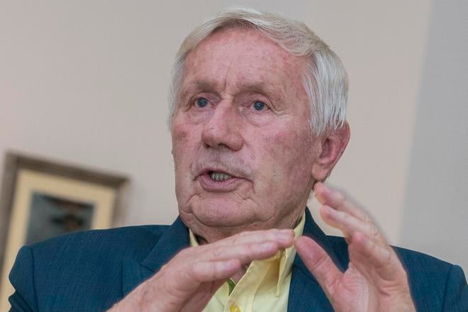 Jan Kukal ako organizátor jednej výstavy v Mirbachovom paláci GMB v Bratislave .