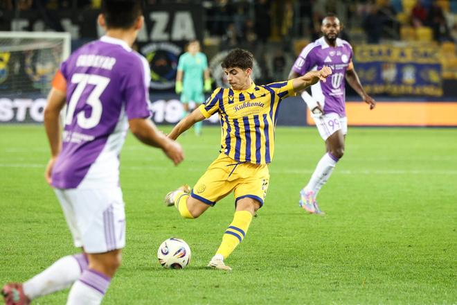 Ammar Ramadan (vpravo) nemal proti Komárnu svoj deň a DAC 1904 aj preto nebodoval naplno.