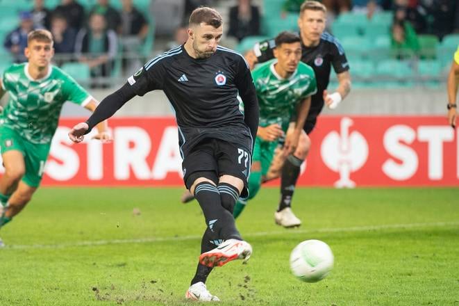 Aleksandar Čavrič je slovanistický rekordér v počte odohraných zápasov aj strelených gólov v zápasoch hlavnej súťaže Konferenčnej ligy.