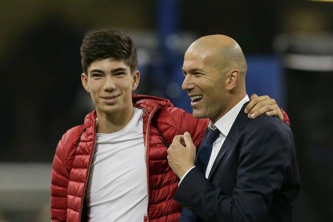 Zinedine Zidane so synom Lucom.