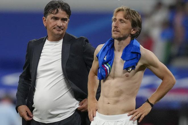 Zlatko Dalič (vľavo) a Luka Modrič, dve legendy chorvátskeho futbalu.