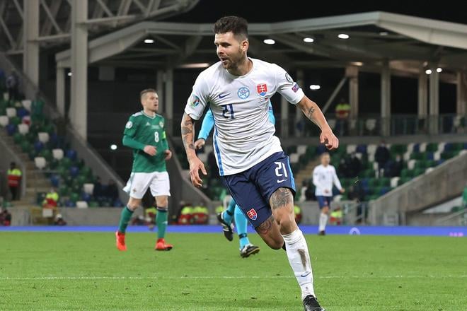Michal Ďuriš po strelení postupového gólu vo Windsor Parku vo finále play-off o postup na Euro 2020.