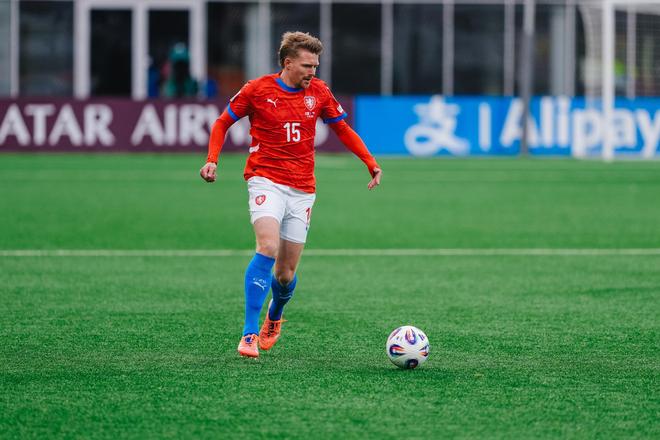 Pavel Šulc v zápase proti Faerským ostrovom.
