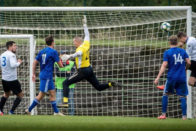 Futbalisti Rovinky neboli spokojní s remízou v Rusovciach.