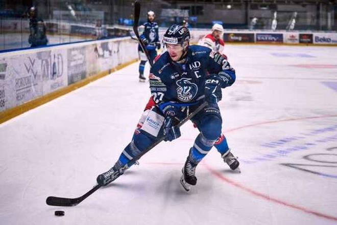 Kanadský útočník Adam Cracknell je kapitán HK Poprad a ako správny kapitán verí v pozitívny obrat v sezóne.