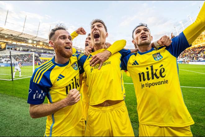 Radosť hráčov FC Košice po víťaznom góle.