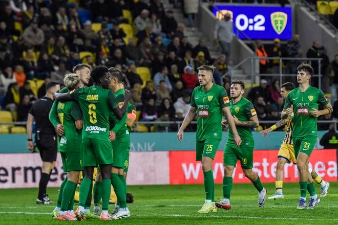 Žilinčania strelili v Dunajskej Strede v prvom polčase dva góly a napokon im to aj napriek veľkému počtu domácich šancí stačilo na trojbodový zisk.