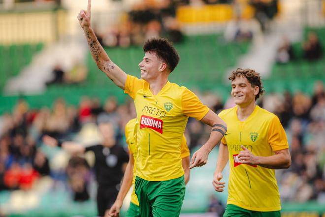Hoci žilinskí mladíci viedli nad írskym Shelbourne už 2:0, napokon sa pod Dubňom zrodila remíza 2:2.
