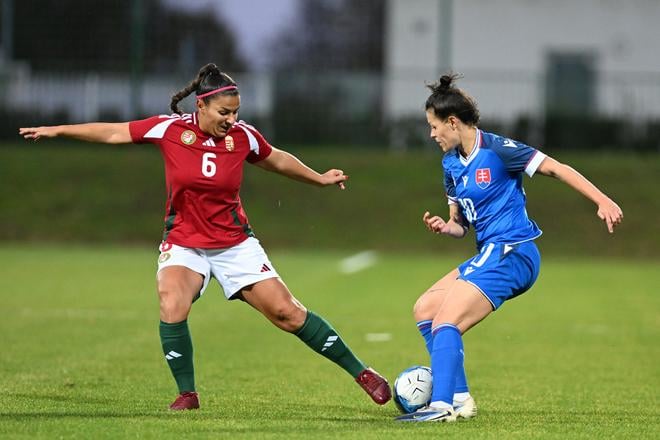 Martina Šurnovská (vpravo) bola v slovenskom tíme dôležitá pri tvorbe hry.
