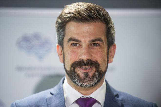 Úrad Kmeca podáva trestné oznámenie na PS za ohováranie a poškodzovanie mena