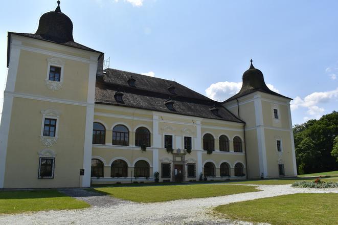 Osamostatnenie múzea navrhne poslanec každý mesiac. Šéfka odboru kultúry skončila