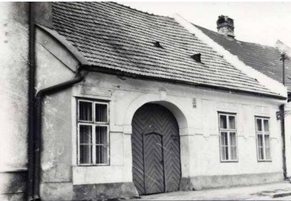 Dom, kde bol Tamaškovičov hostinec na adrese Trnava č. 100