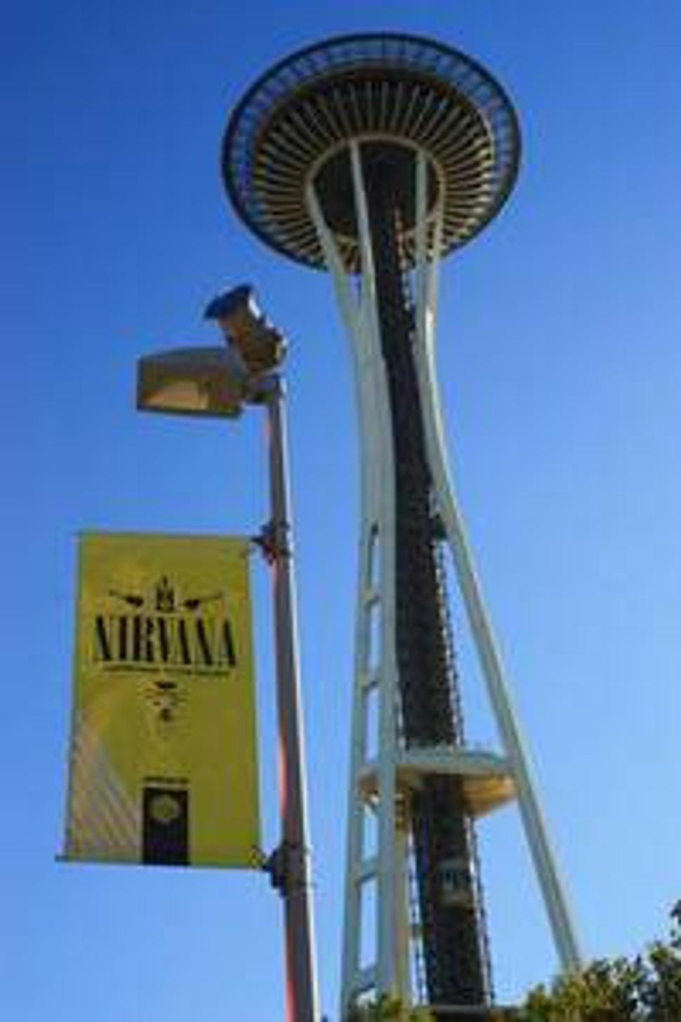 Space needle je rovno pri múzeu